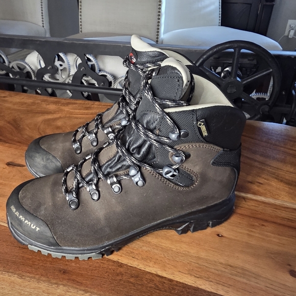 Mammut Other - Mammut Brecon II GTX boots Size 8